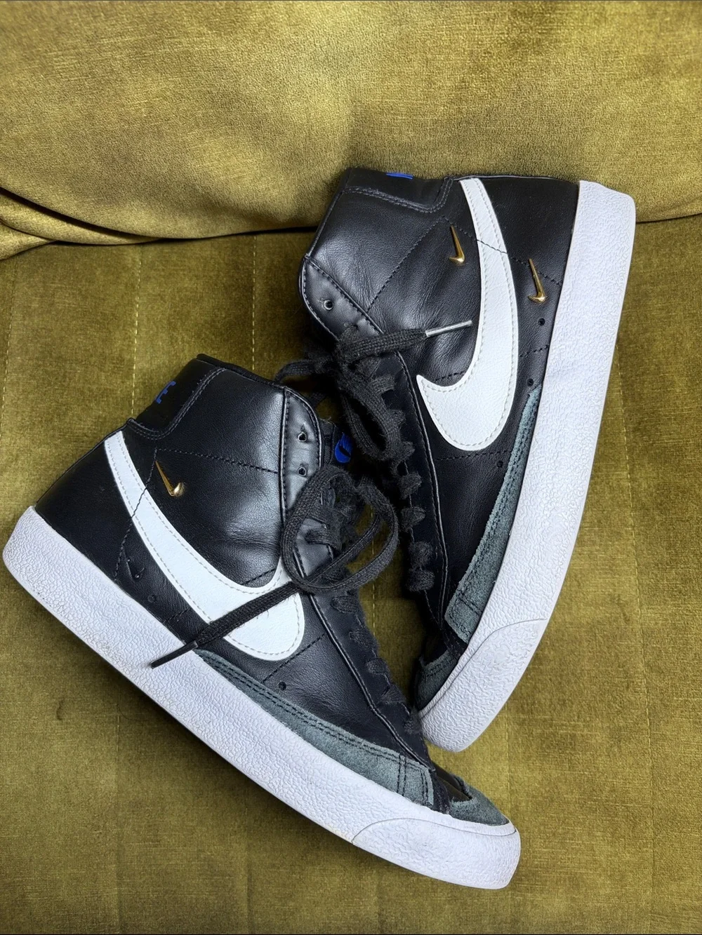 Nike Blazer Mid 77 SE Sisterhood Black Metallic Gold size 9